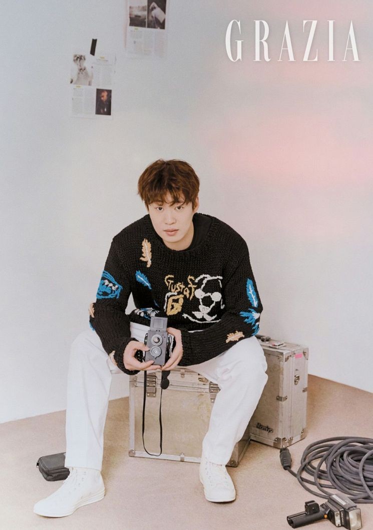 安宰弘瘦身成功後拍攝的時尚畫報