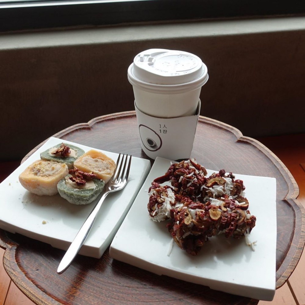 Instagram @showhost_ljh