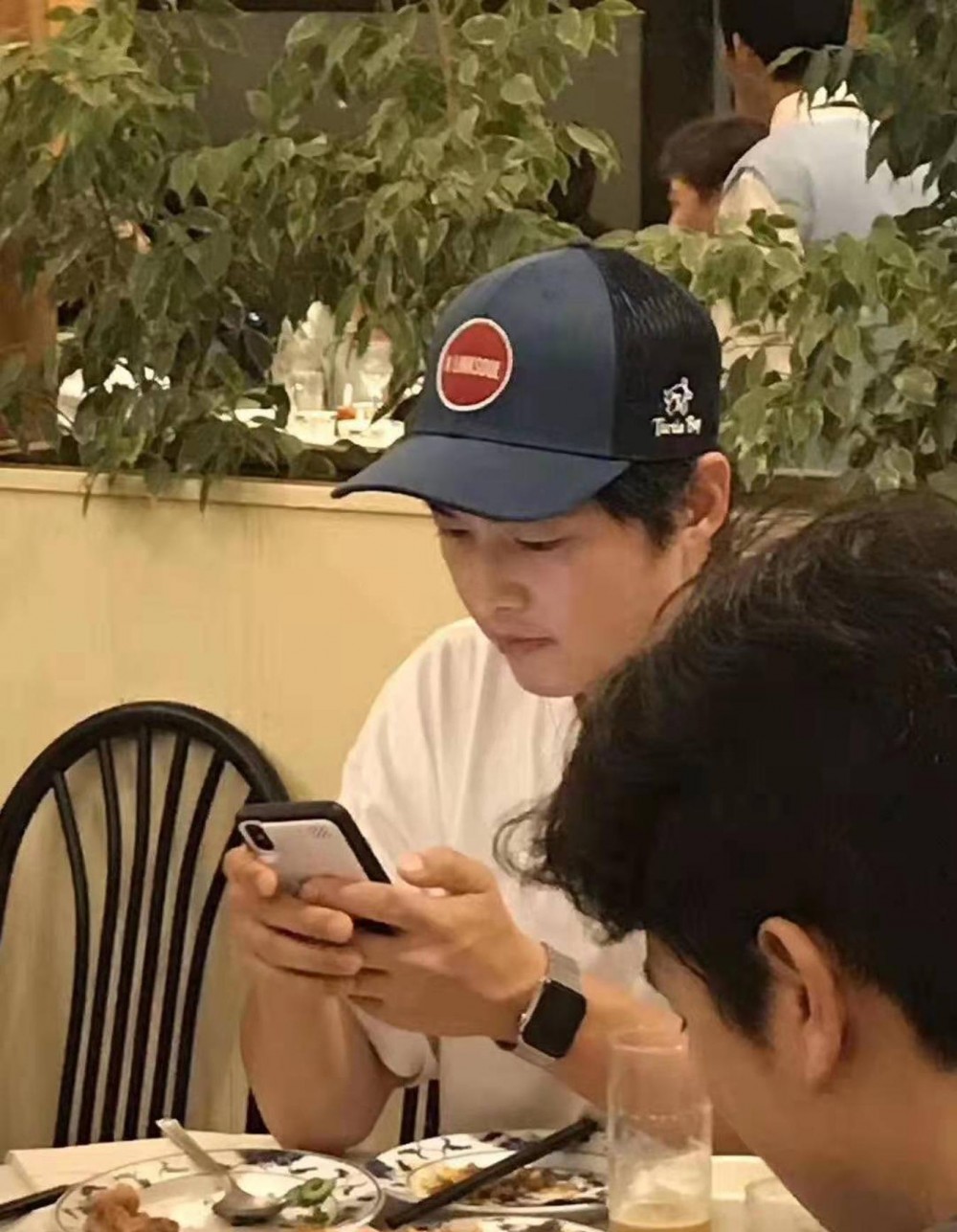 宋仲基與家人同遊夏威夷