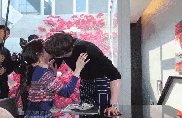 《任意依戀》金宇彬&秀智吻戲花絮