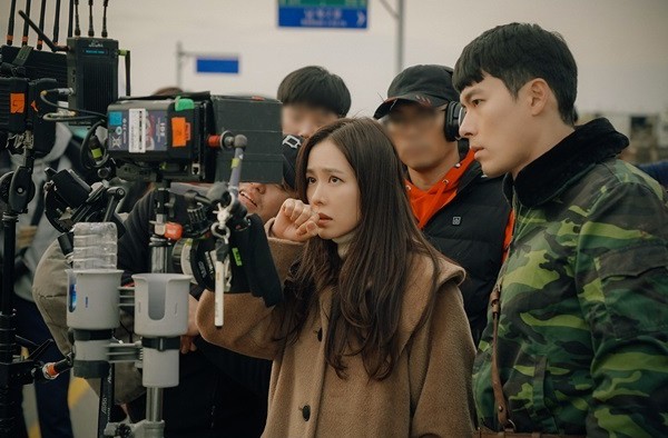 《愛的迫降》春節連假也趕工拍攝