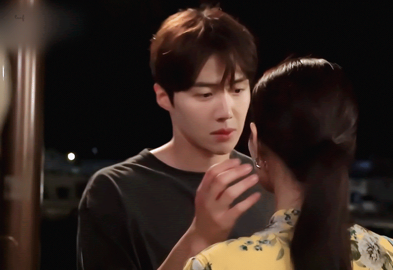 《海岸村恰恰恰》金宣虎拍吻戲害羞萌笑