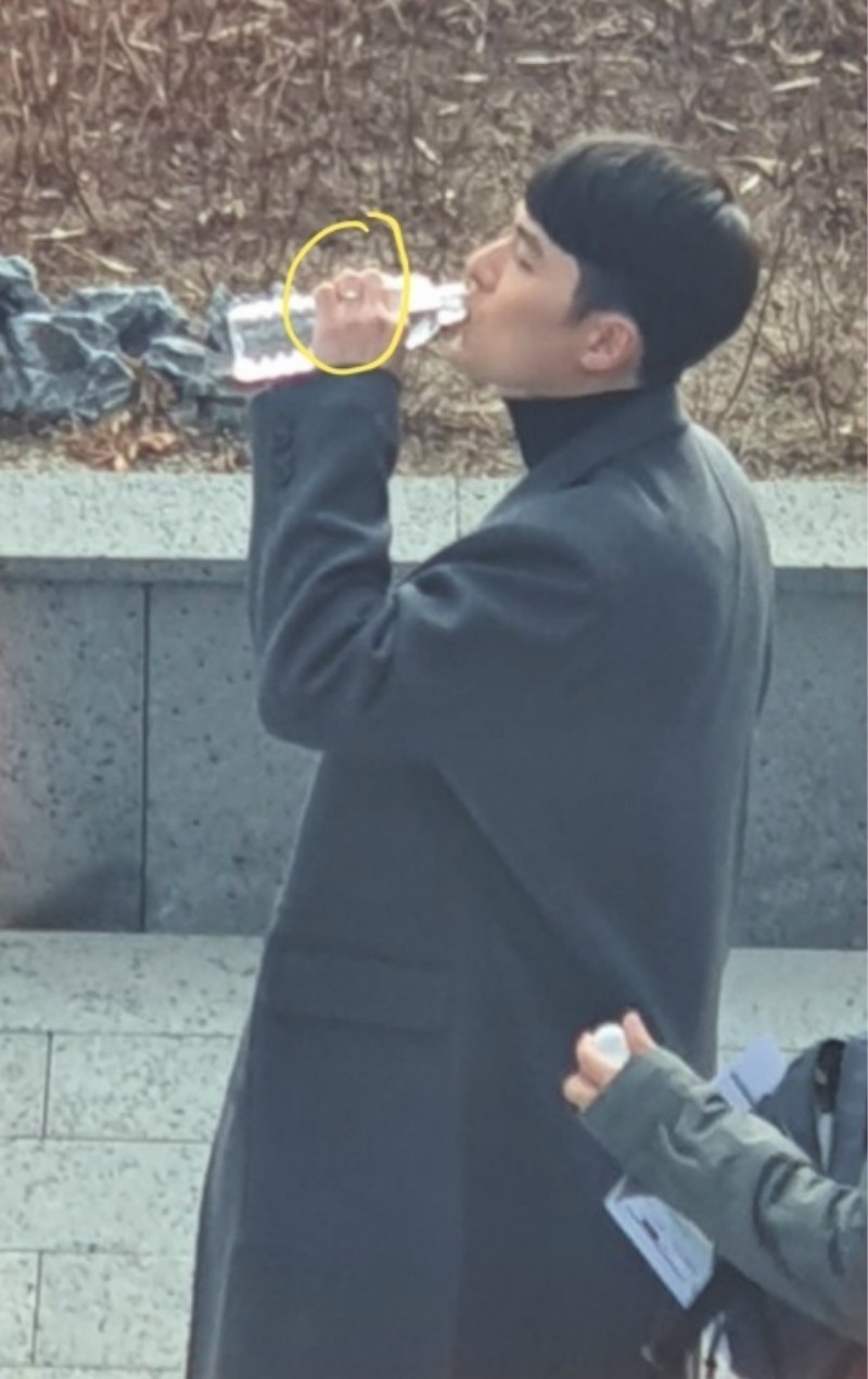 《愛的迫降》路透照驚見玄彬戴婚戒？