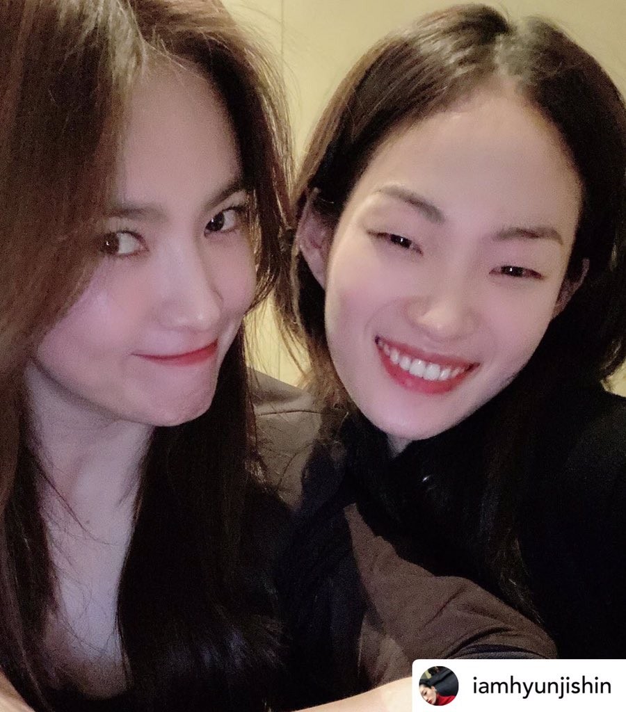 宋慧喬與模特兒好友合照