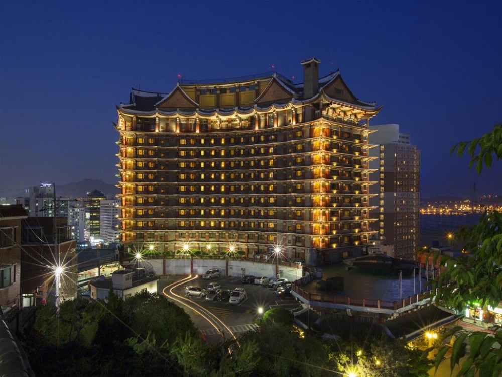 Commodore Hotel