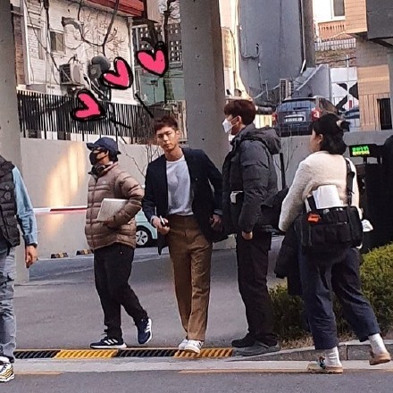 朴寶劍拍攝《青春紀錄》路透照