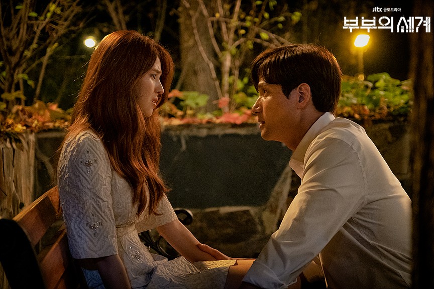 金喜愛、朴海俊、韓素希、金永敏主演的jtbc新劇《夫妻的世界》