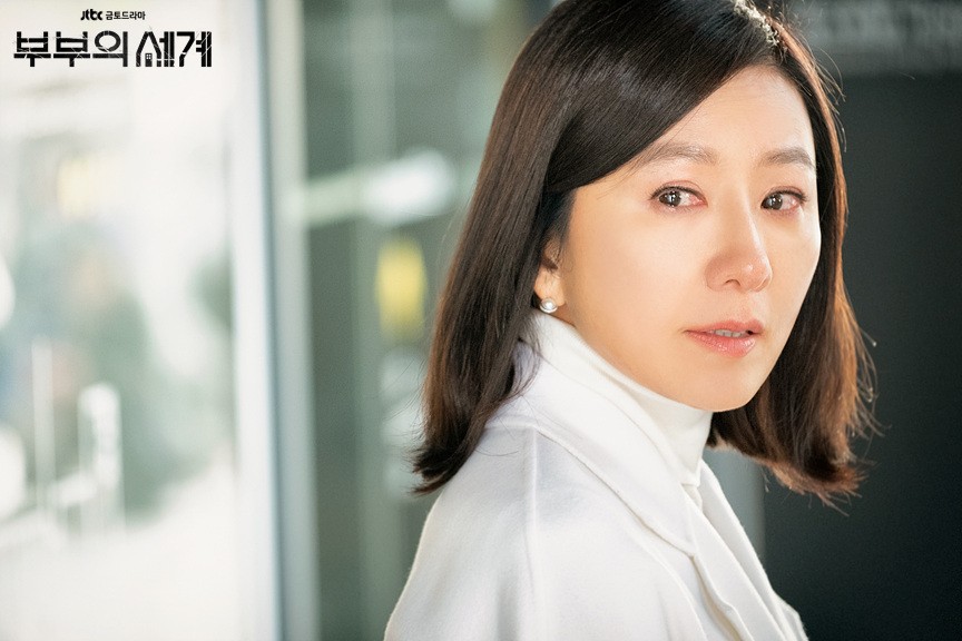 金喜愛、朴海俊、韓素希、金永敏主演的jtbc新劇《夫妻的世界》