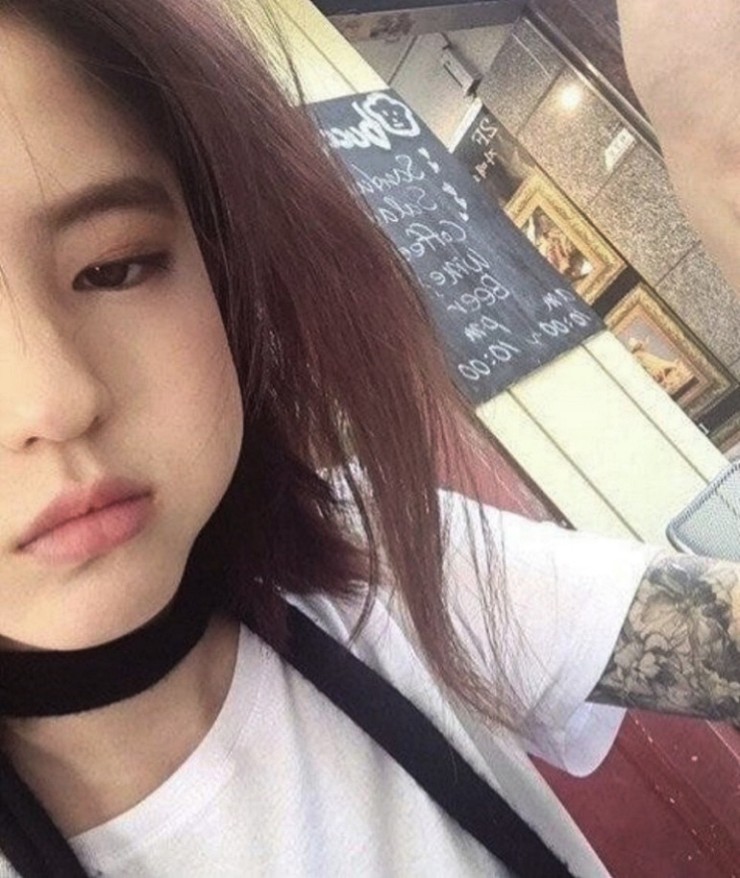 《夫妻的世界》韓素希刺青紋身和吸菸的舊照