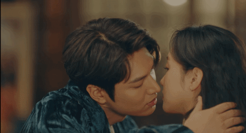 李敏鎬、金高銀、禹棹煥主演的SBS《The King：永遠的君主》播出至5、6集