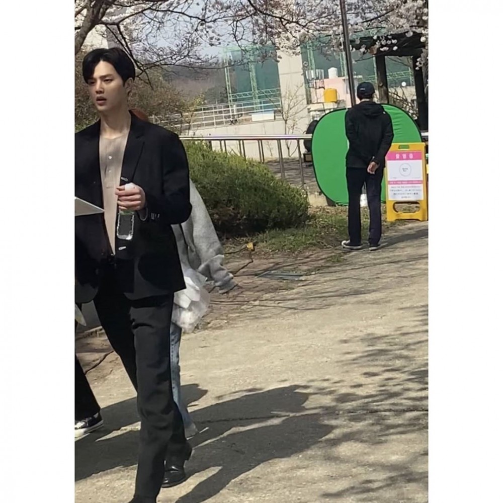 金所炫、鄭家藍、宋康拍攝《喜歡的話請響鈴2》路透照片