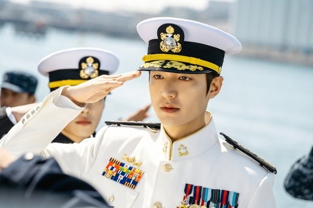 《The King:永遠的君主》李敏鎬海軍制服誘惑