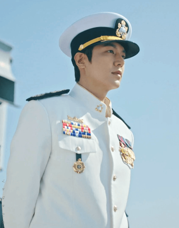 《The King:永遠的君主》李敏鎬海軍制服誘惑