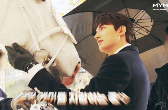 李敏鎬所屬的MYM經紀公司釋出了《The King：永遠的君主》片場花絮