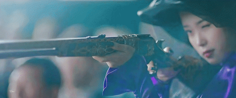 第56屆《百想藝術大賞》女子最優秀演技獎的入圍者金喜愛、孫藝珍、孔曉振、IU、金惠秀