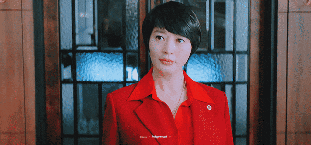 第56屆《百想藝術大賞》女子最優秀演技獎的入圍者金喜愛、孫藝珍、孔曉振、IU、金惠秀