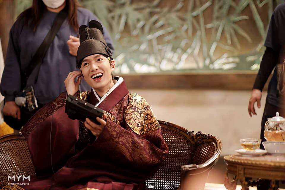 李敏鎬所屬的MYM經紀公司釋出《The King:永遠的君主》花絮照