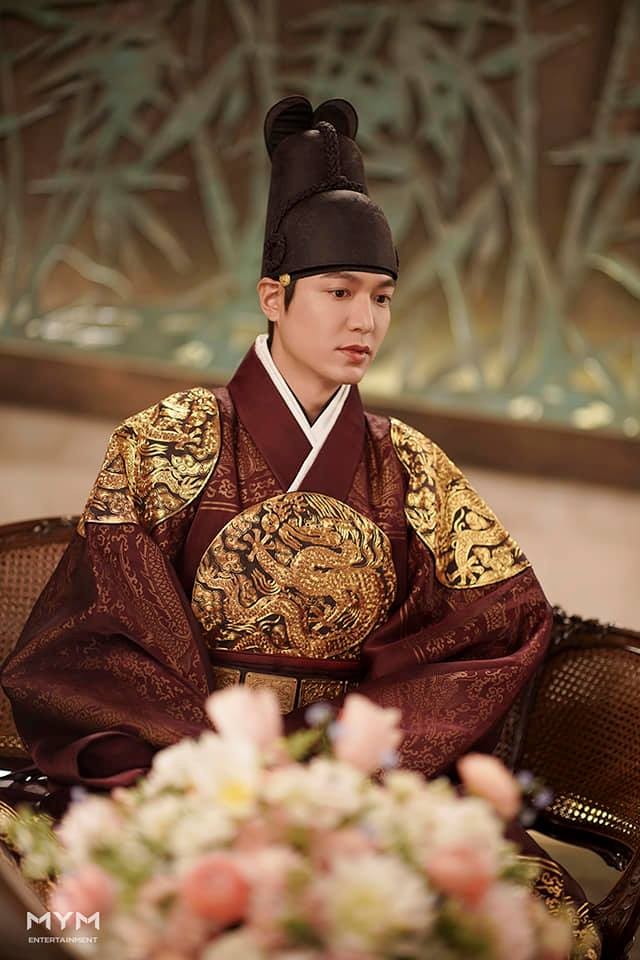 李敏鎬所屬的MYM經紀公司釋出《The King:永遠的君主》花絮照