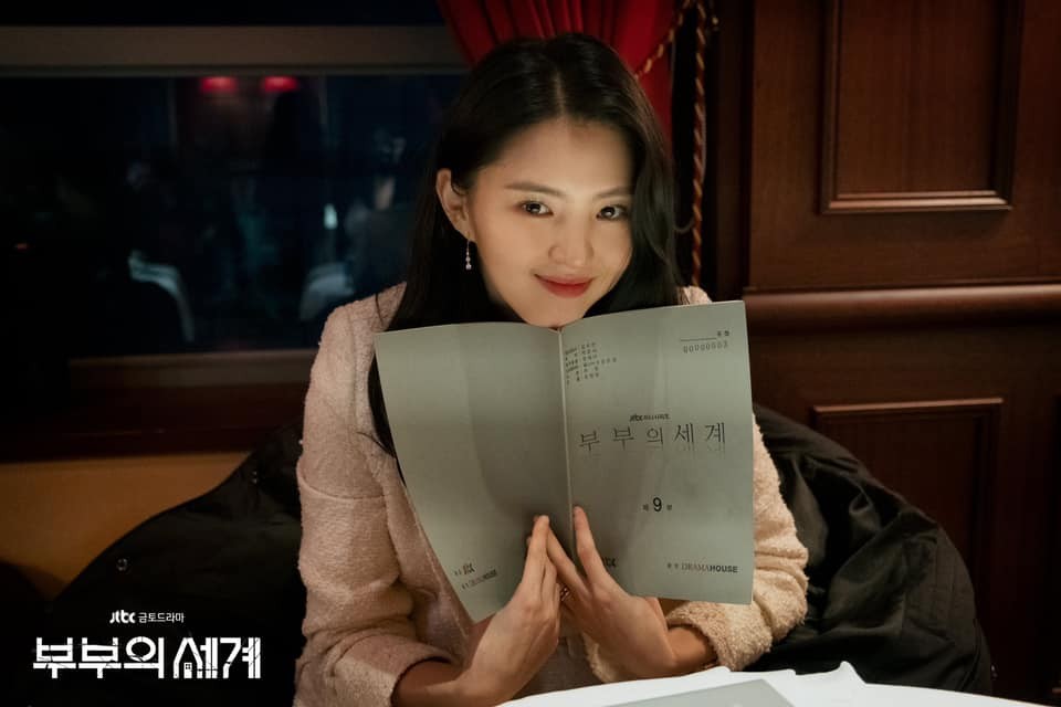 由金喜愛、朴海俊、韓素希主演的《夫妻的世界》結局收視率28.371%刷新有線台紀錄