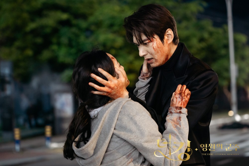 《The King:永遠的君主》開播前受到很高的期待,無奈故事線過於複雜、鋪陳太久,導致很多觀眾中途棄劇