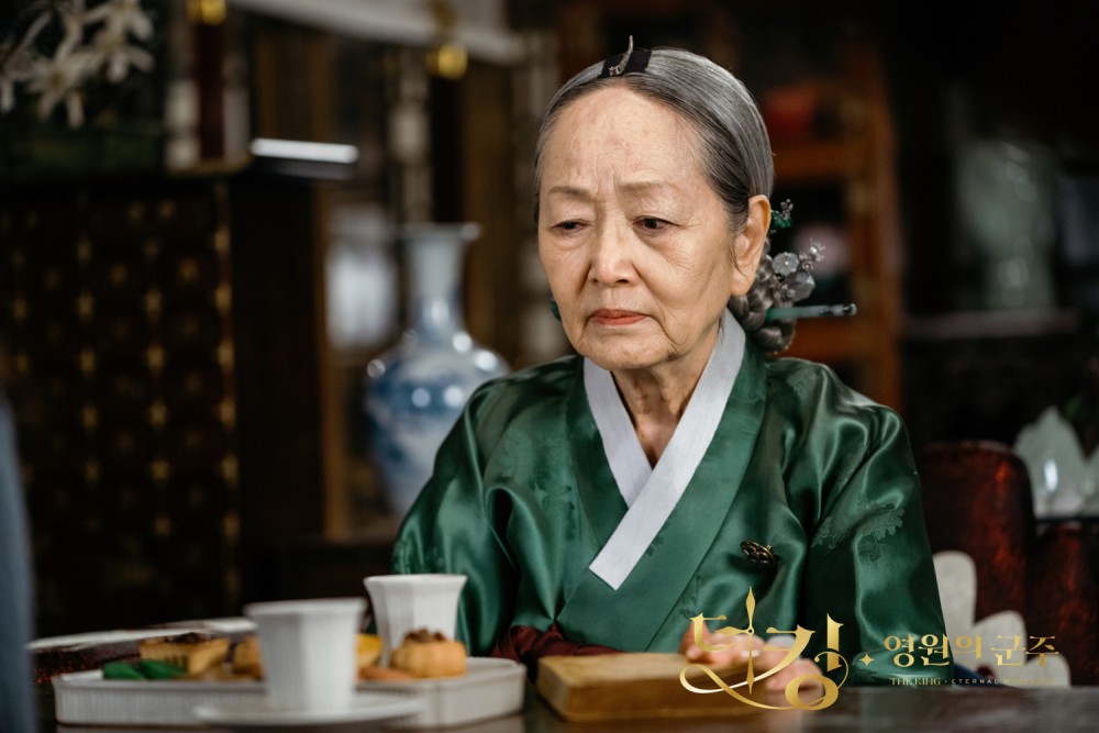 《The King:永遠的君主》金英玉奶奶飾演「盧尚宮」