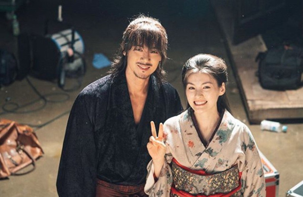 金容智在《陽光先生》中與柳演錫有對手戲