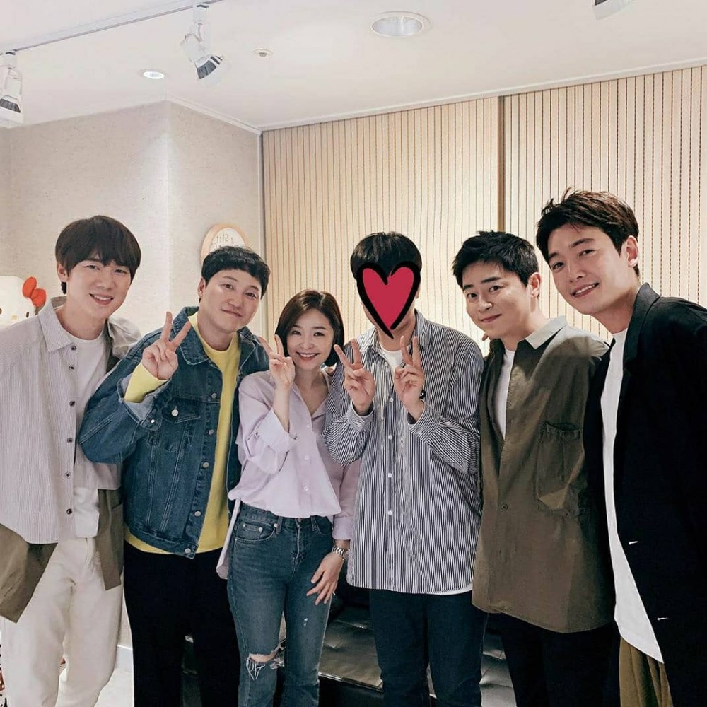 曹政奭、柳演錫、鄭敬淏、金大明、田美都主演的tvN《機智醫生生活》