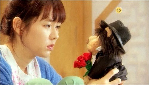 Minomi初次亮相是在2010年李敏鎬和孫藝珍主演的MBC《個人取向》