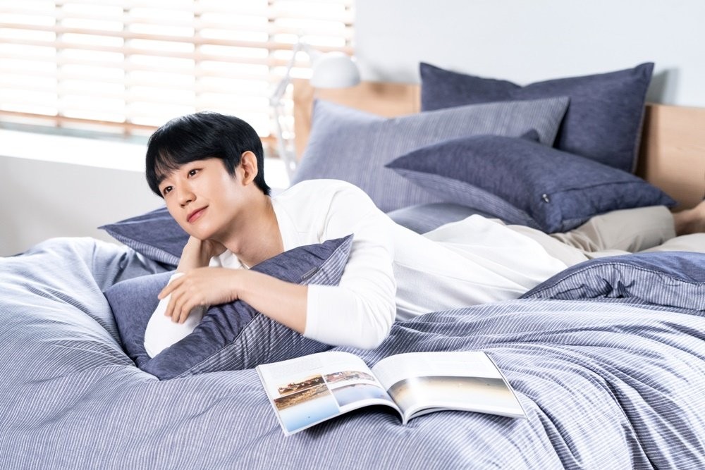 韓國寢具品牌Sesa Living公開代言人丁海寅的一系列代言照片