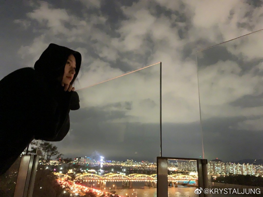 Jessica和Krystal姐妹倆在IG上分享家中陽台夜景