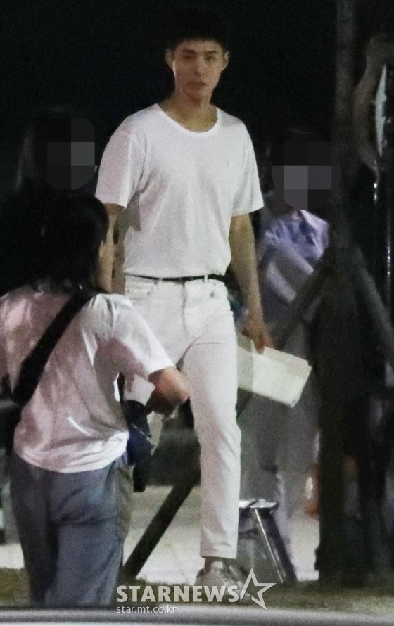 朴寶劍、朴素丹主演的tvN《青春紀錄》路透照曝光