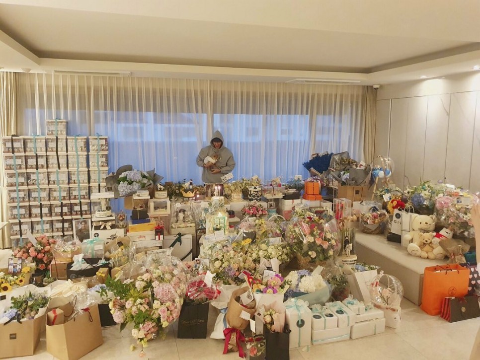 李敏鎬曬生日認證