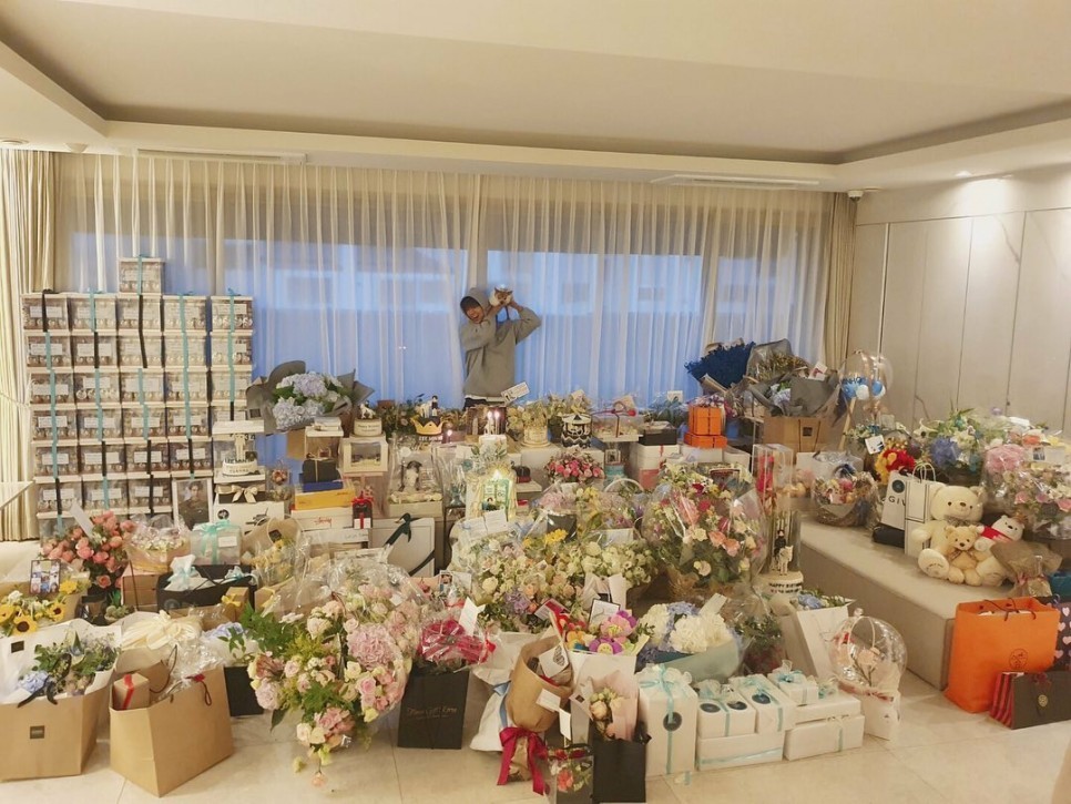 李敏鎬曬生日認證