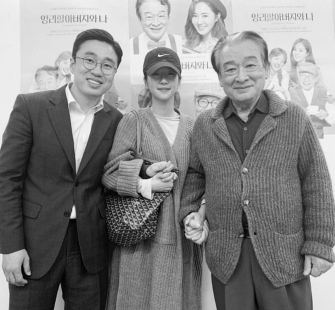 《雖然是精神病但沒關係》徐睿知「巴掌臉」有多小?與演員合照對比超驚人