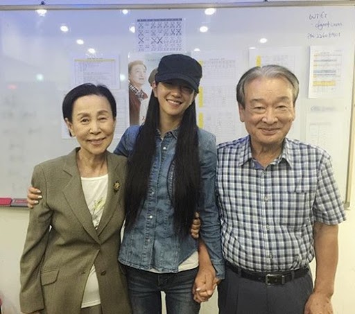 《雖然是精神病但沒關係》徐睿知「巴掌臉」有多小?與演員合照對比超驚人