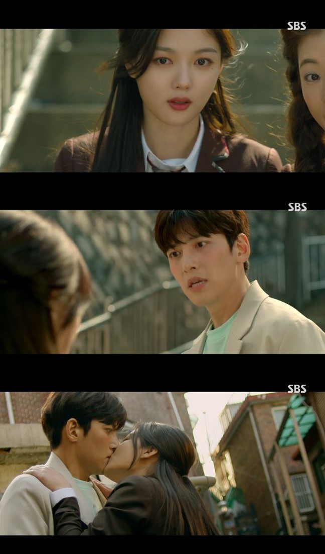 《便利店新星》金裕貞強吻池昌旭