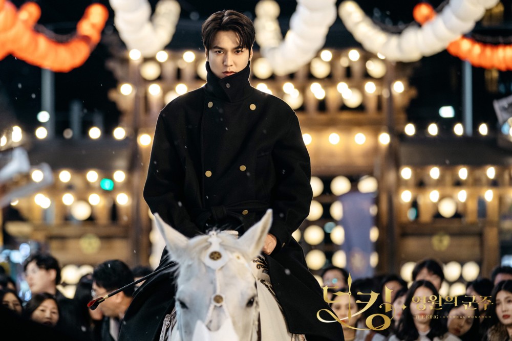 李敏鎬在《The King:永遠的君主》中飾演「皇帝李袞」一角