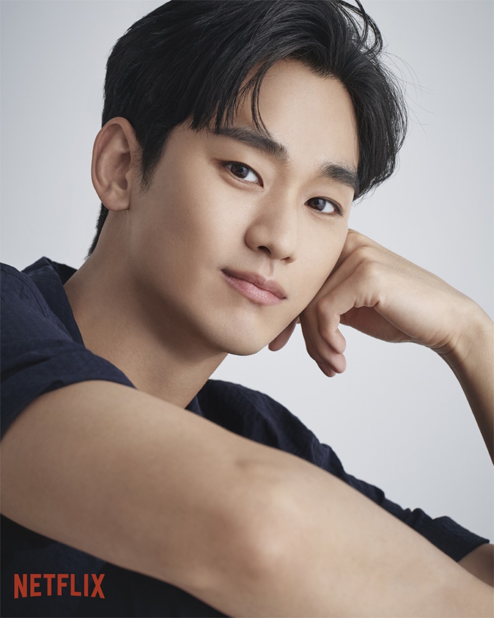 金秀賢花美男顏值依舊