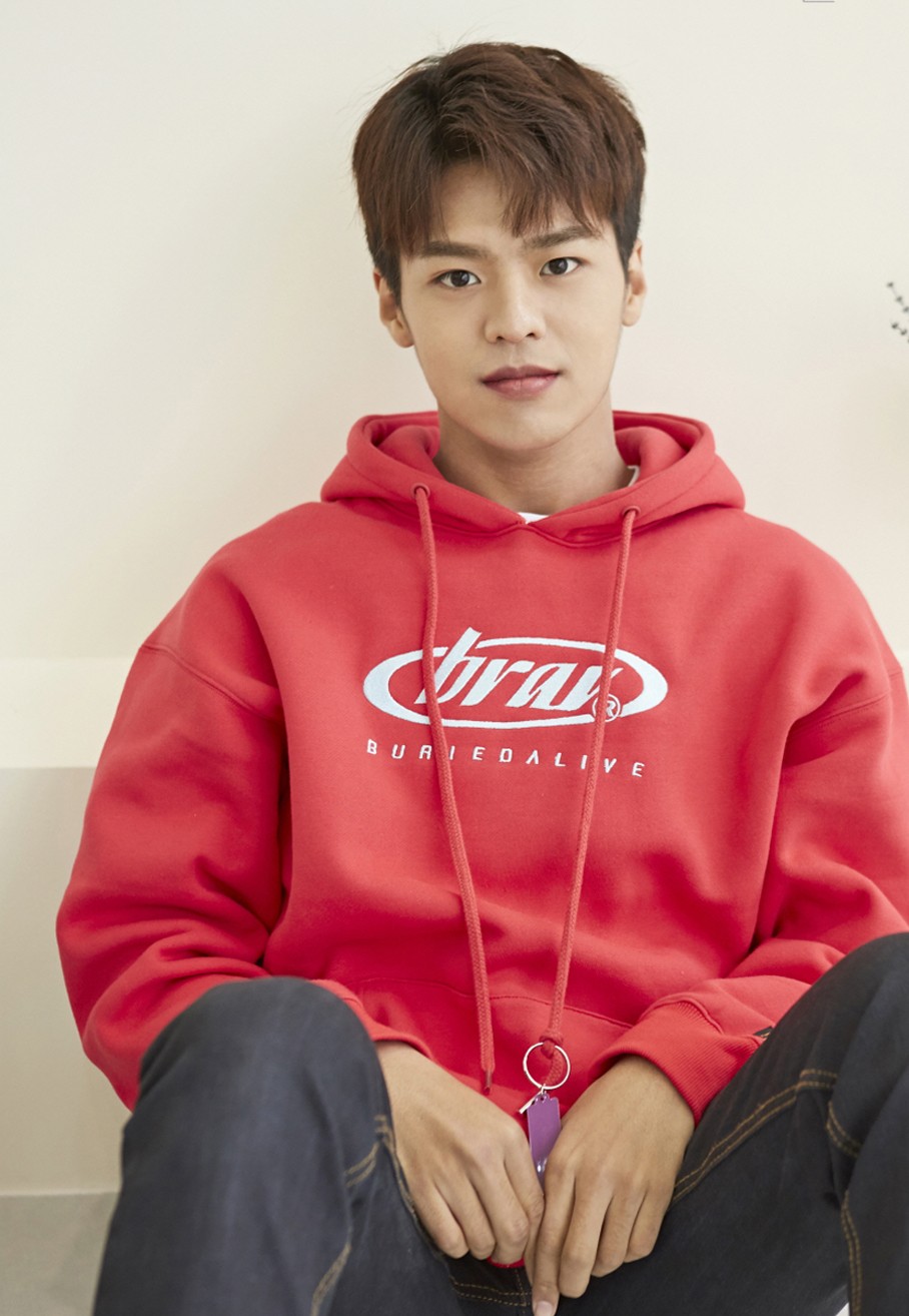 Ryeoun (려운)