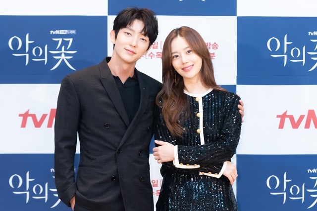 《惡之花》發佈會 李準基 文彩元