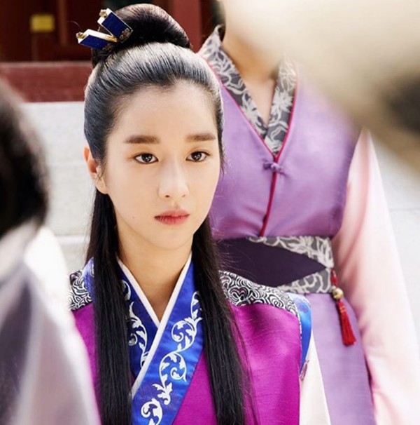 徐睿知在《花郎》中的古裝造型