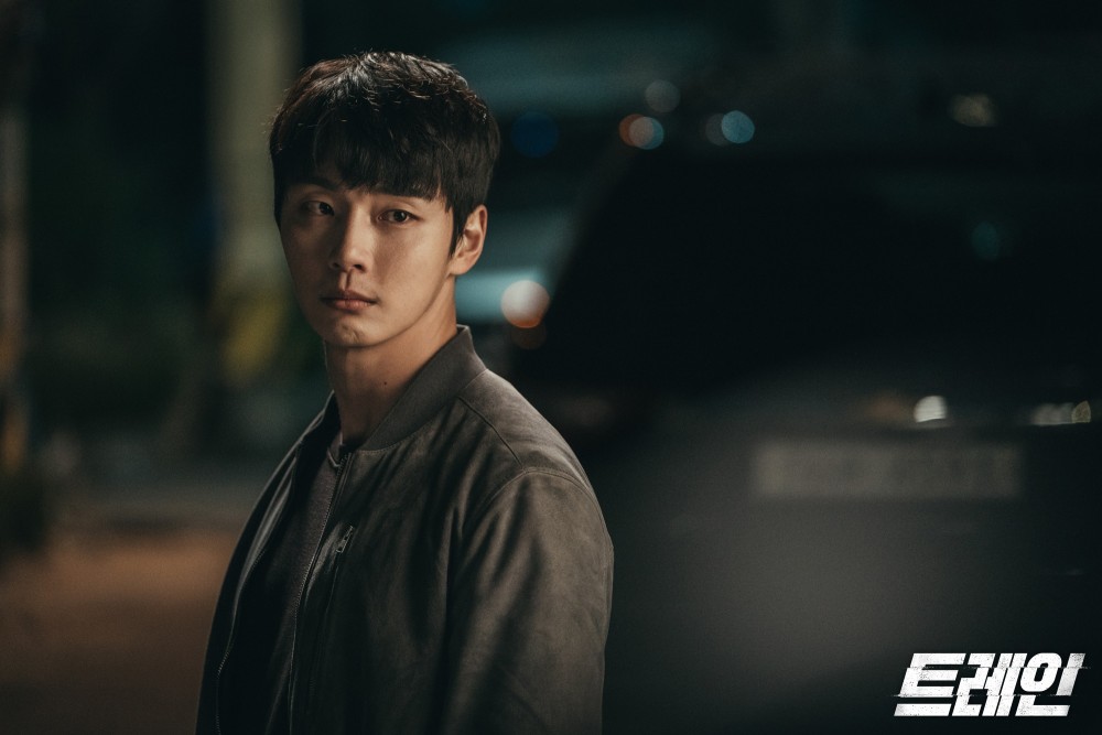 尹施允飾演殺人犯的兒子 守護被害者女兒