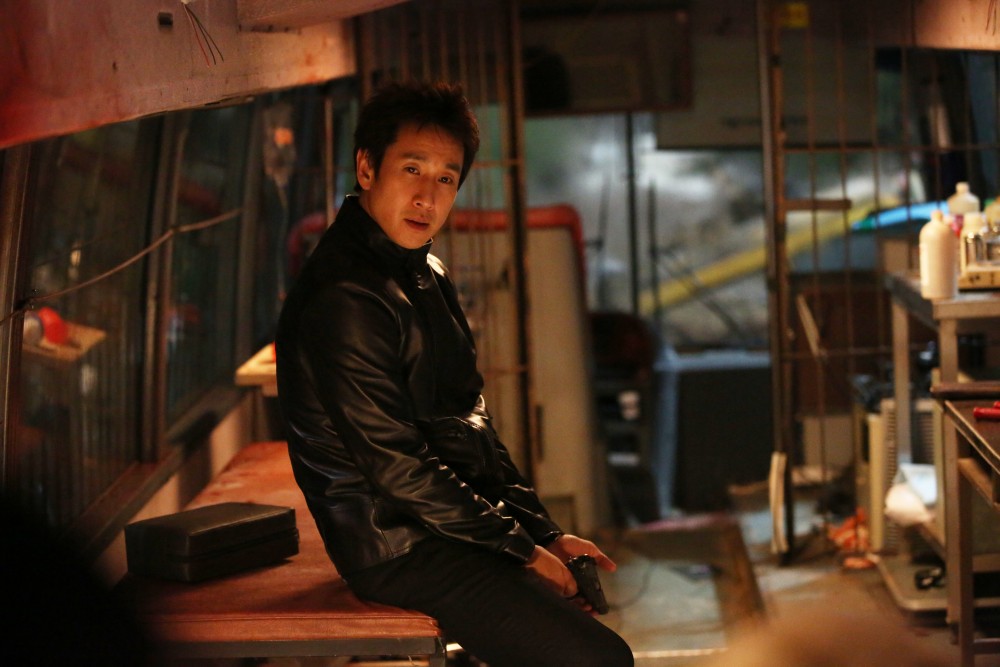 李善均則有望飾演充滿魅力的國境守衛隊長吉德溫