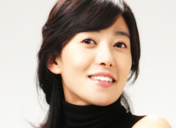 張英南年輕時期是高顏值美女