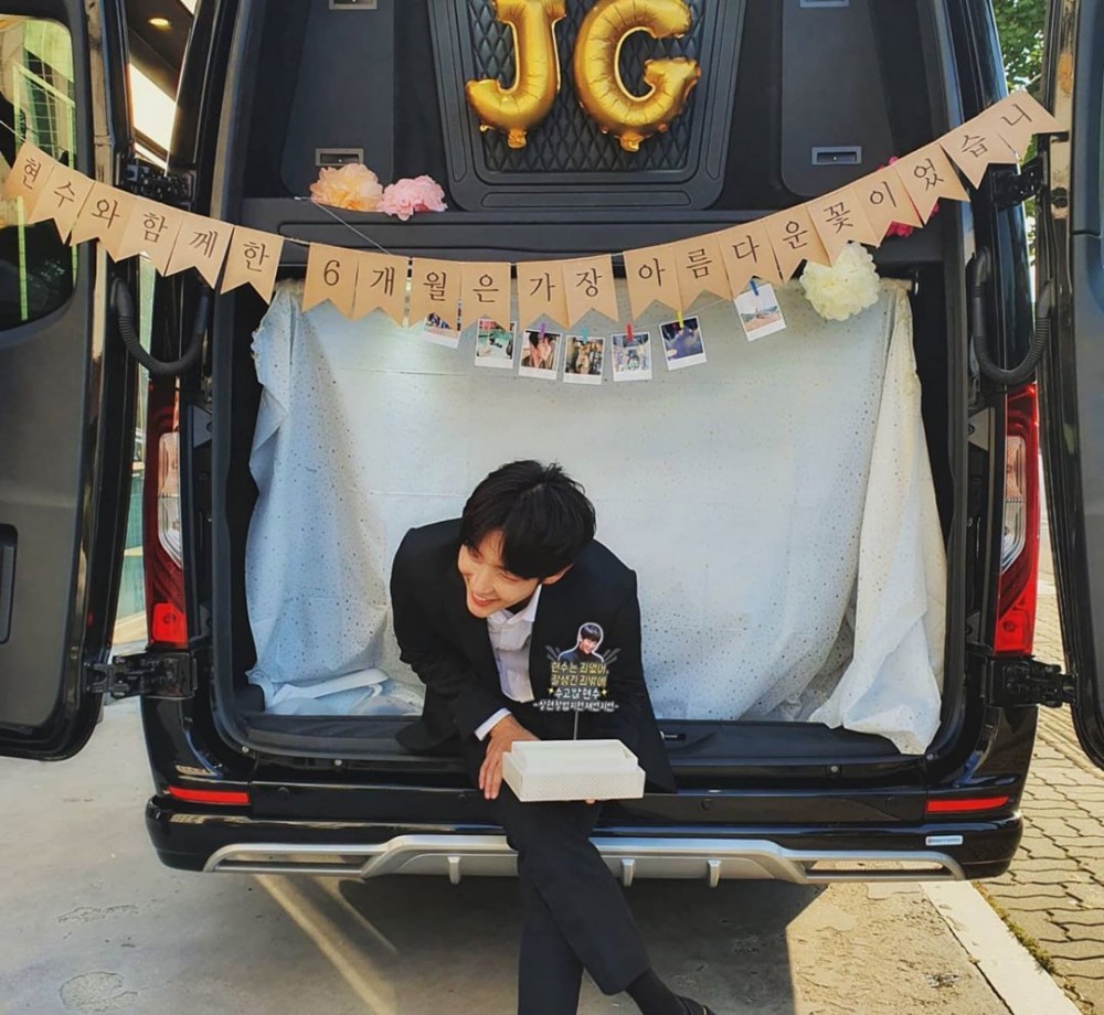 李準基工作人員準備殺青小派對