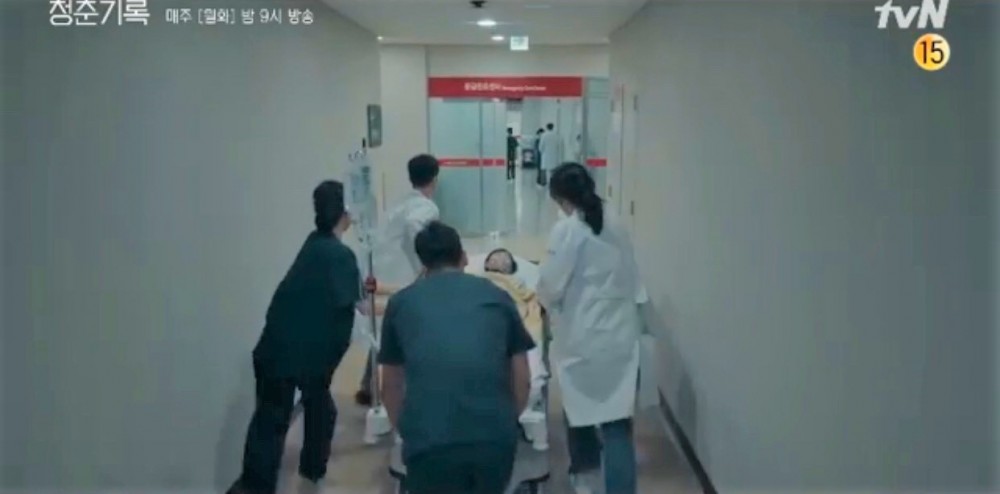 《青春紀錄》徐玄振&朴寶劍化身幹練醫生