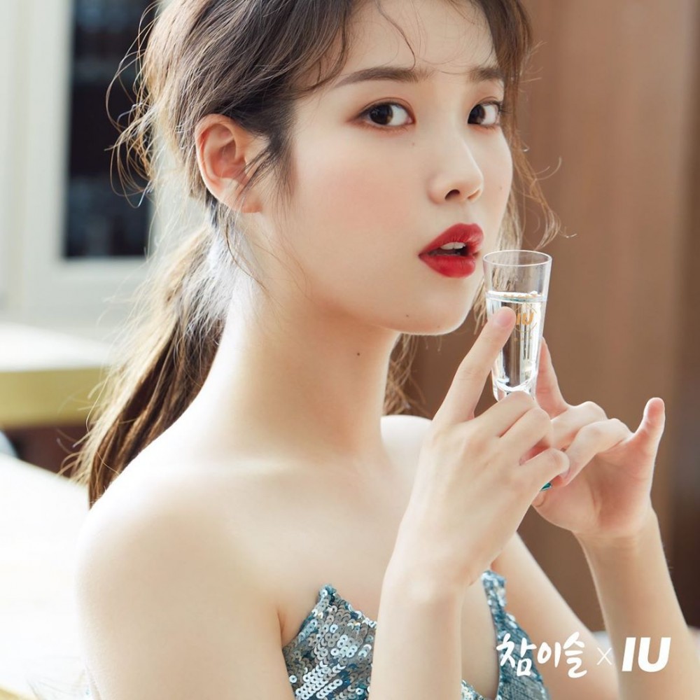 IU李知恩拍攝2020韓國真露廣告