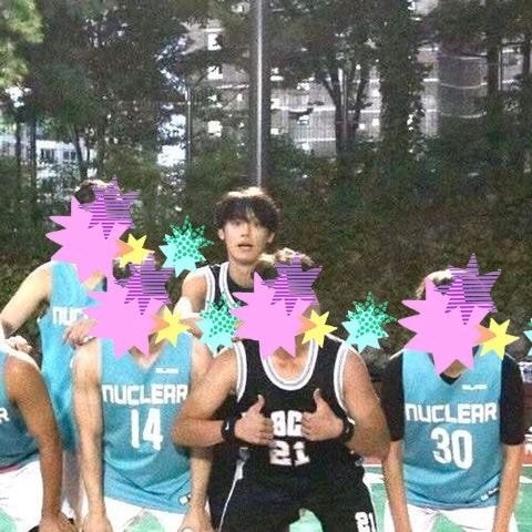 李到晛籃球隊舊照翻出,走入現實的《回到18歲》洪大英!