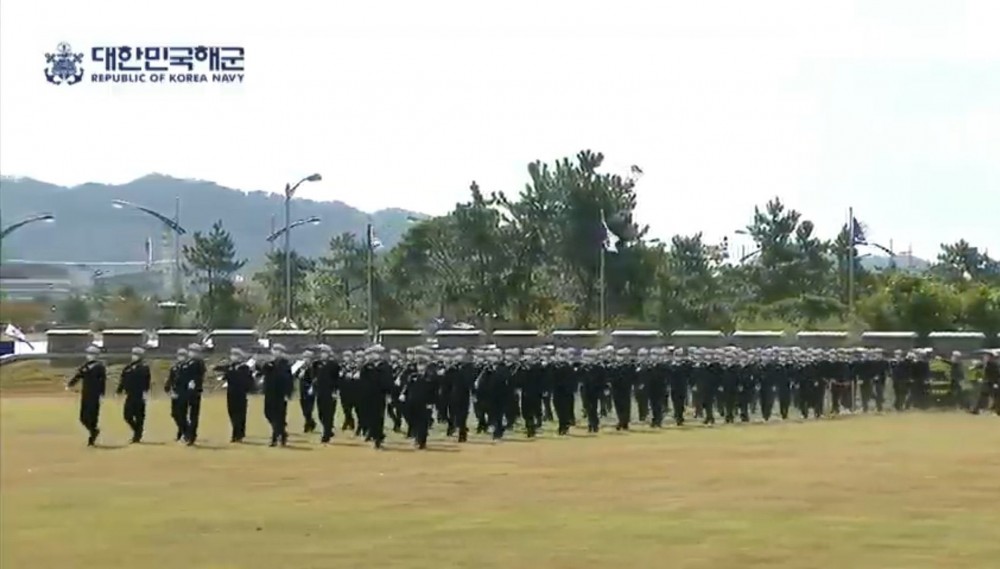 朴寶劍軍訓結業式路透照