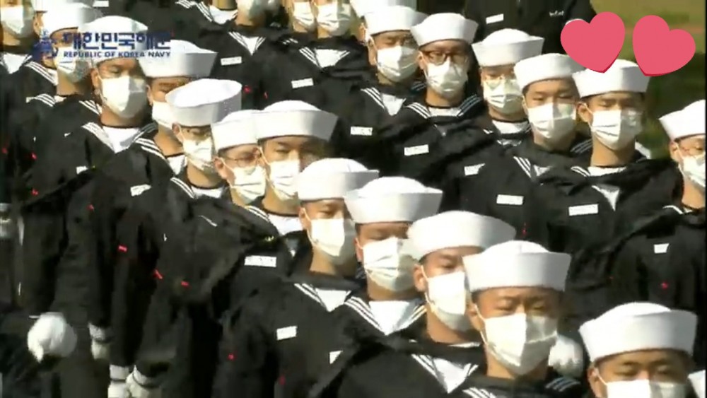 朴寶劍軍訓結業式路透照